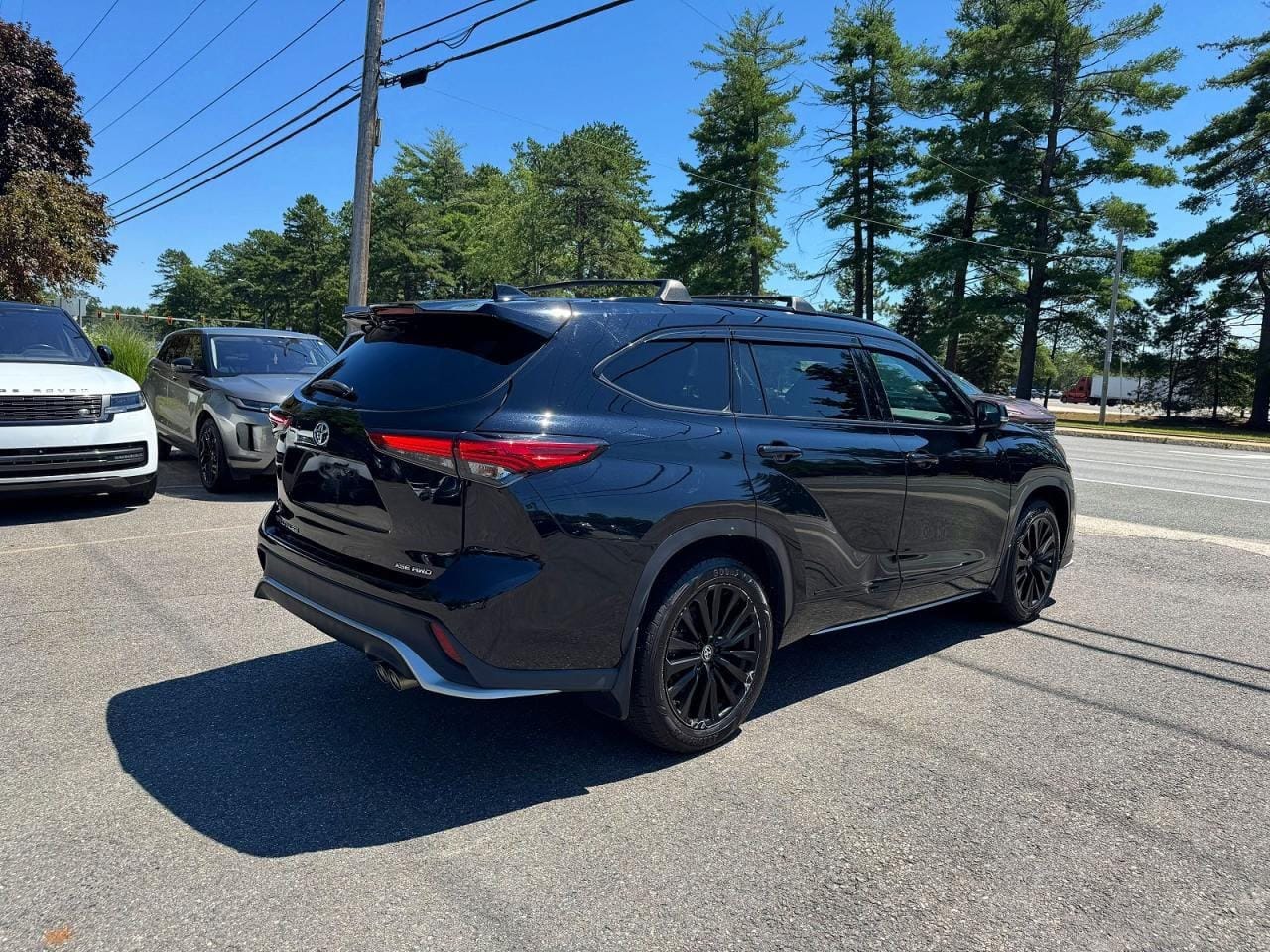 2023 Toyota Highlander XSE AWD front view